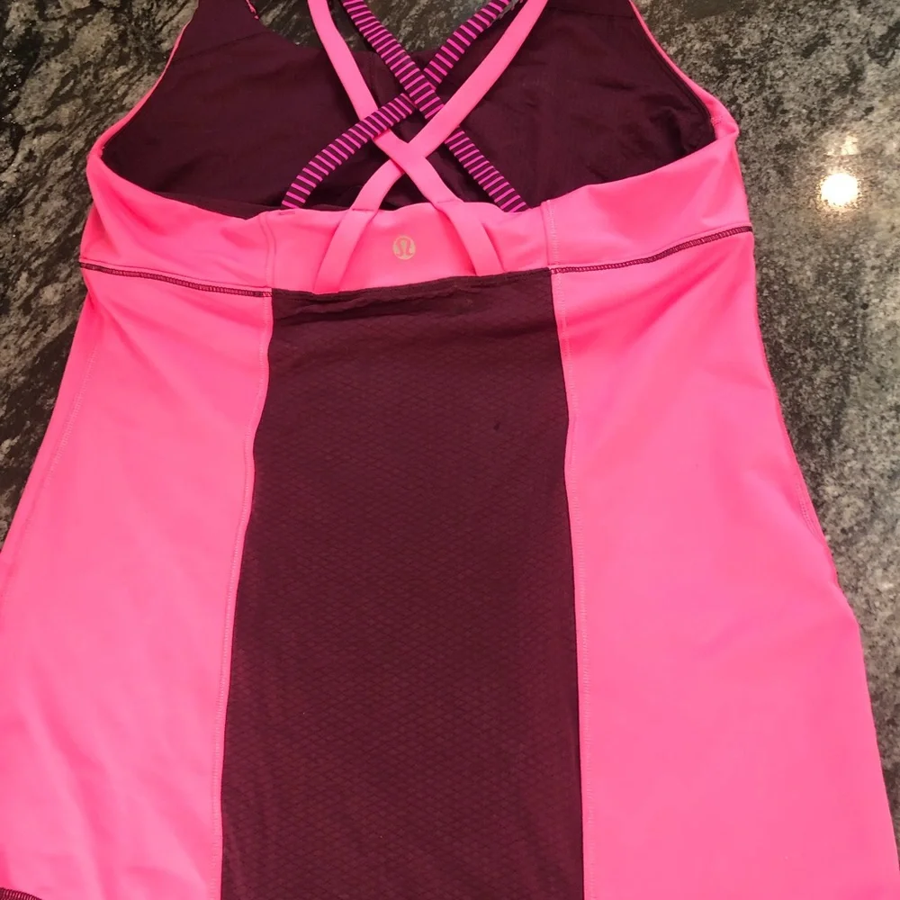 Lululemon top . Size 6 color block. - Picture 2 of 5
